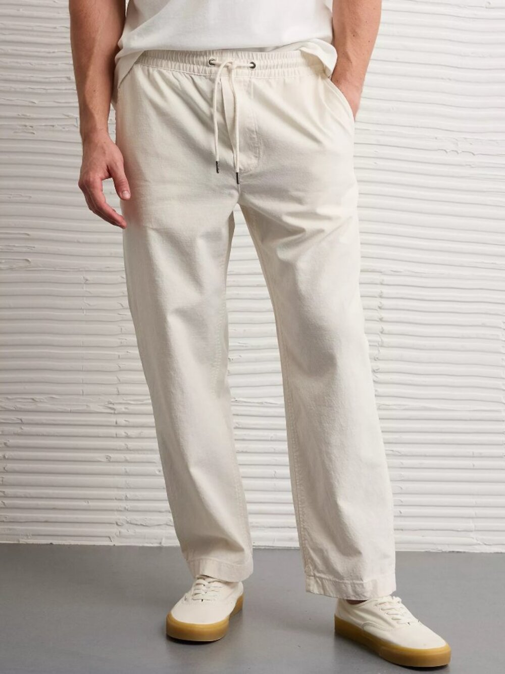 AE AMERICAN EAGLE Men's Trekker Pant Cream - Small - NEW NWT